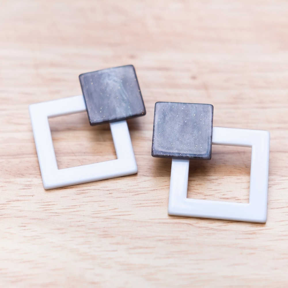 Earrings - Picture 2 of 4
